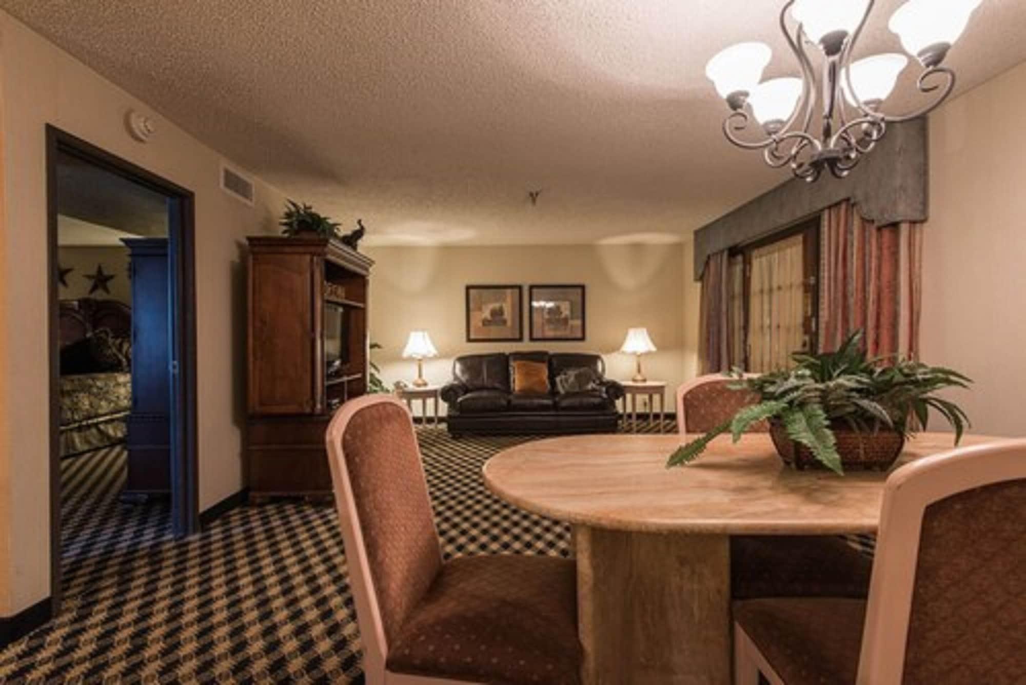 Mcm Elegante Suites Абилин Екстериор снимка