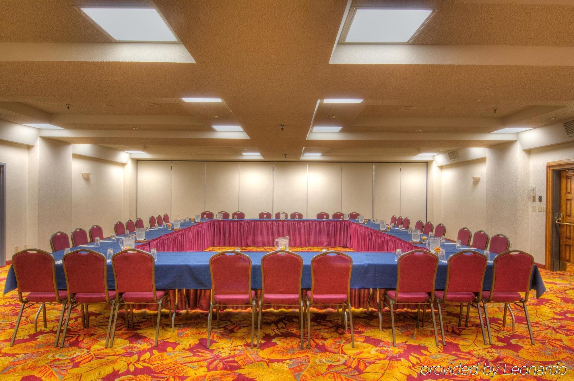 Mcm Elegante Suites Абилин Екстериор снимка