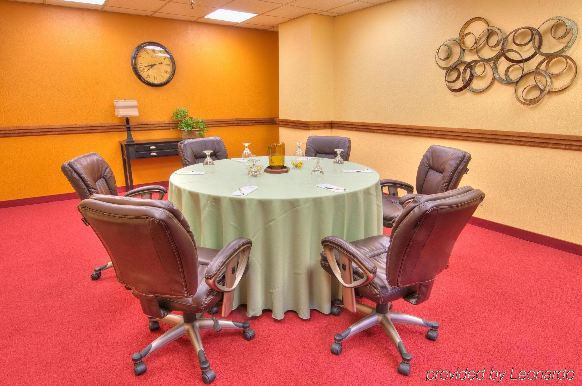 Mcm Elegante Suites Абилин Екстериор снимка