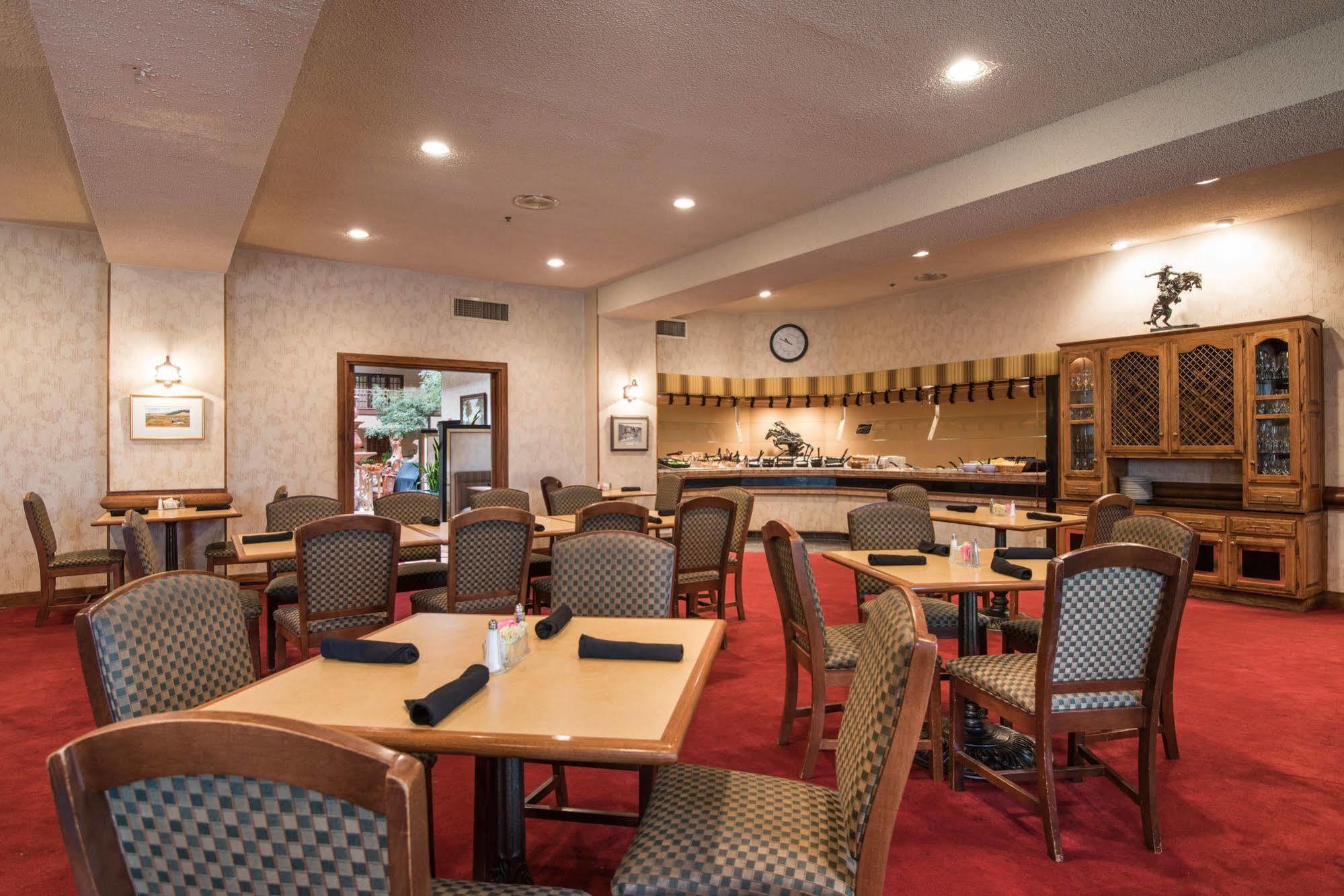 Mcm Elegante Suites Абилин Екстериор снимка